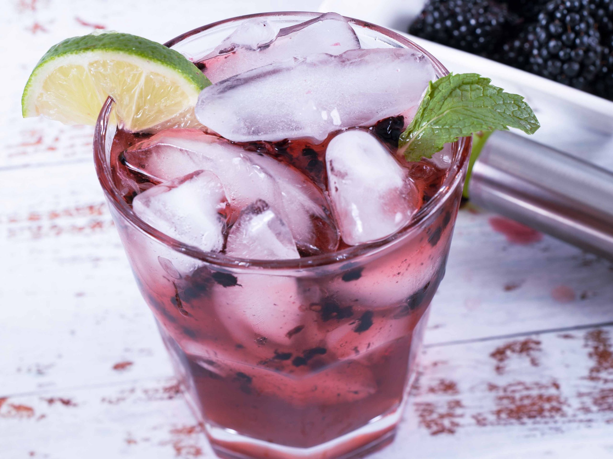 close up blackberry lime mojito